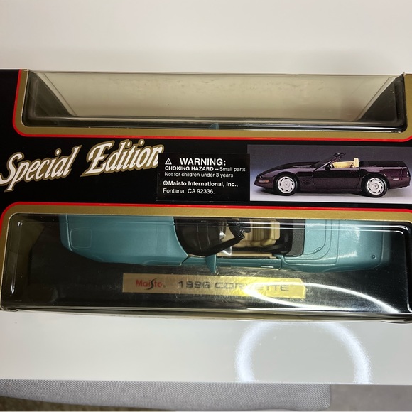 Maisto 1996 Chevrolet Corvette 1:18 Special Edition Green - Picture 7 of 7